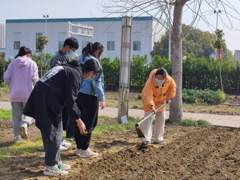 說(shuō)明: D:\教科室\教科室2022年工作\2022年課程基地\2022.3.30種植體驗(yàn)（板藍(lán)根和紫花地?。‐IMG_20220330_094538.jpg