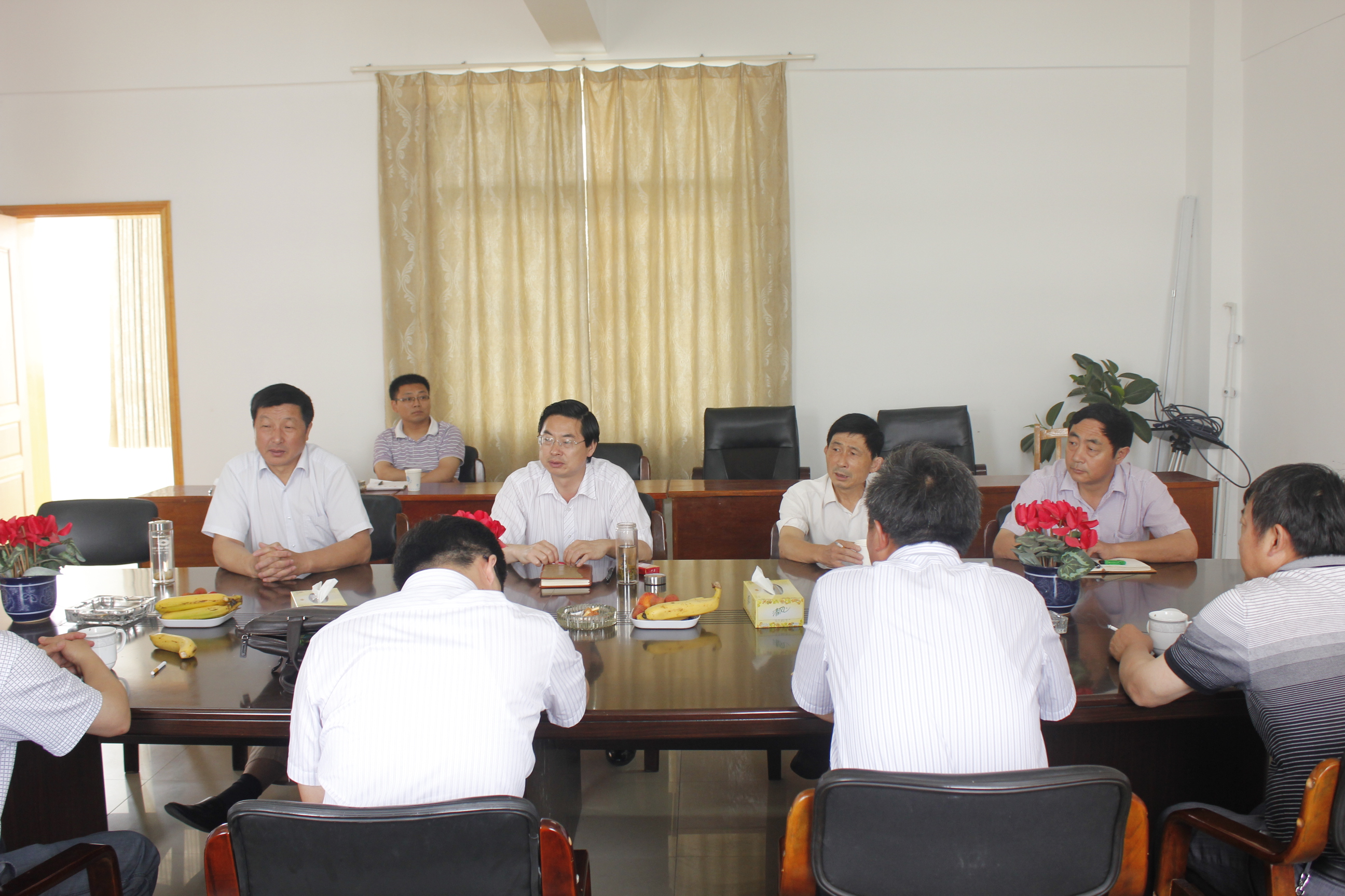 泰興市第二高級中學(xué)領(lǐng)導(dǎo)來我校參觀交流