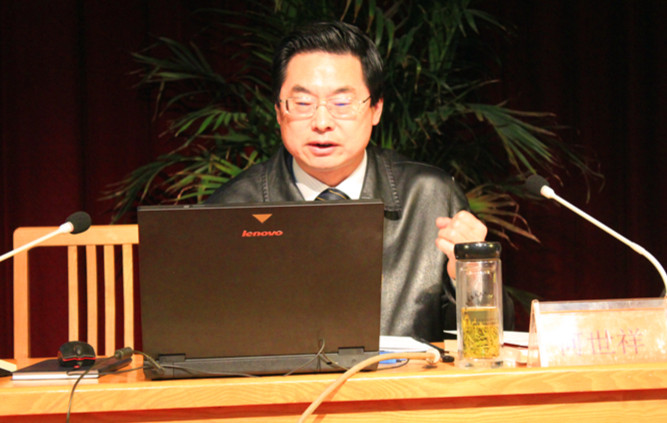 我校舉行黨的群眾路線教育實(shí)踐活動(dòng)專(zhuān)題輔導(dǎo)會(huì) 我校舉行黨的群眾路線教育實(shí)踐活動(dòng)專(zhuān)題輔導(dǎo)會(huì)