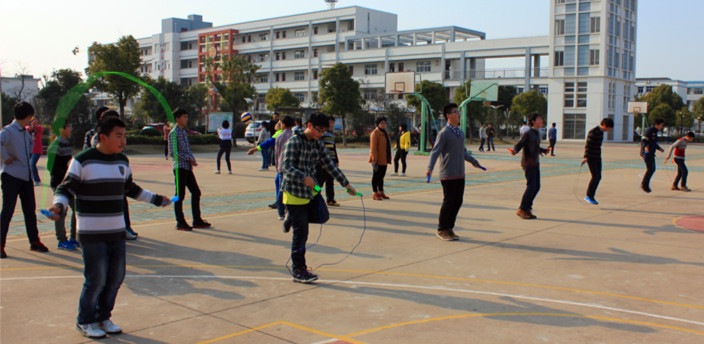 我校舉行了初三體育加試模擬考試 我校舉行了初三體育加試模擬考試