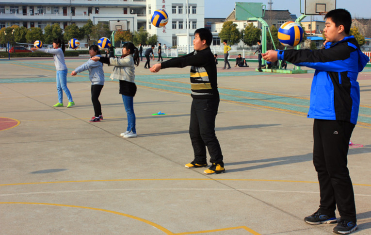 我校舉行了初三體育加試模擬考試 我校舉行了初三體育加試模擬考試