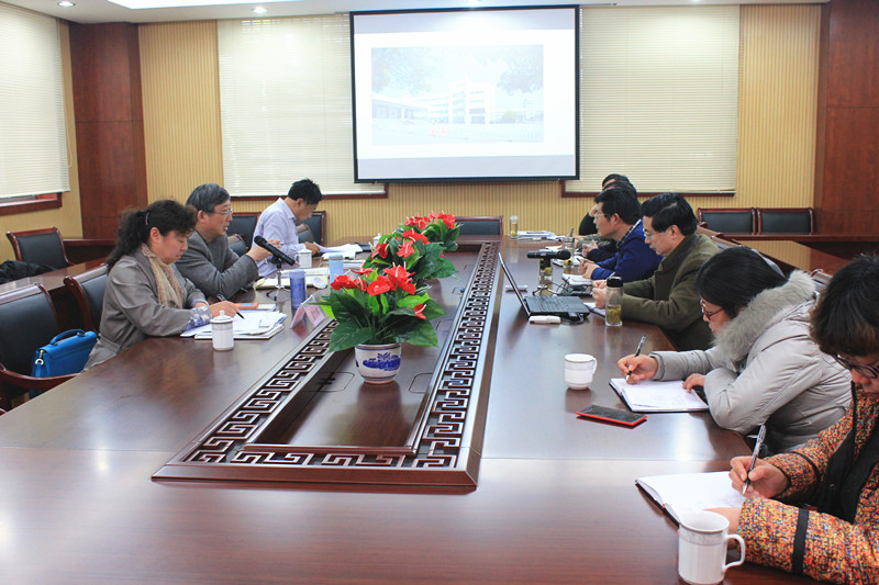 省教育廳專(zhuān)家組來(lái)校視導(dǎo)調(diào)研醫(yī)藥生態(tài)園綜合實(shí)踐省級(jí)課程基地