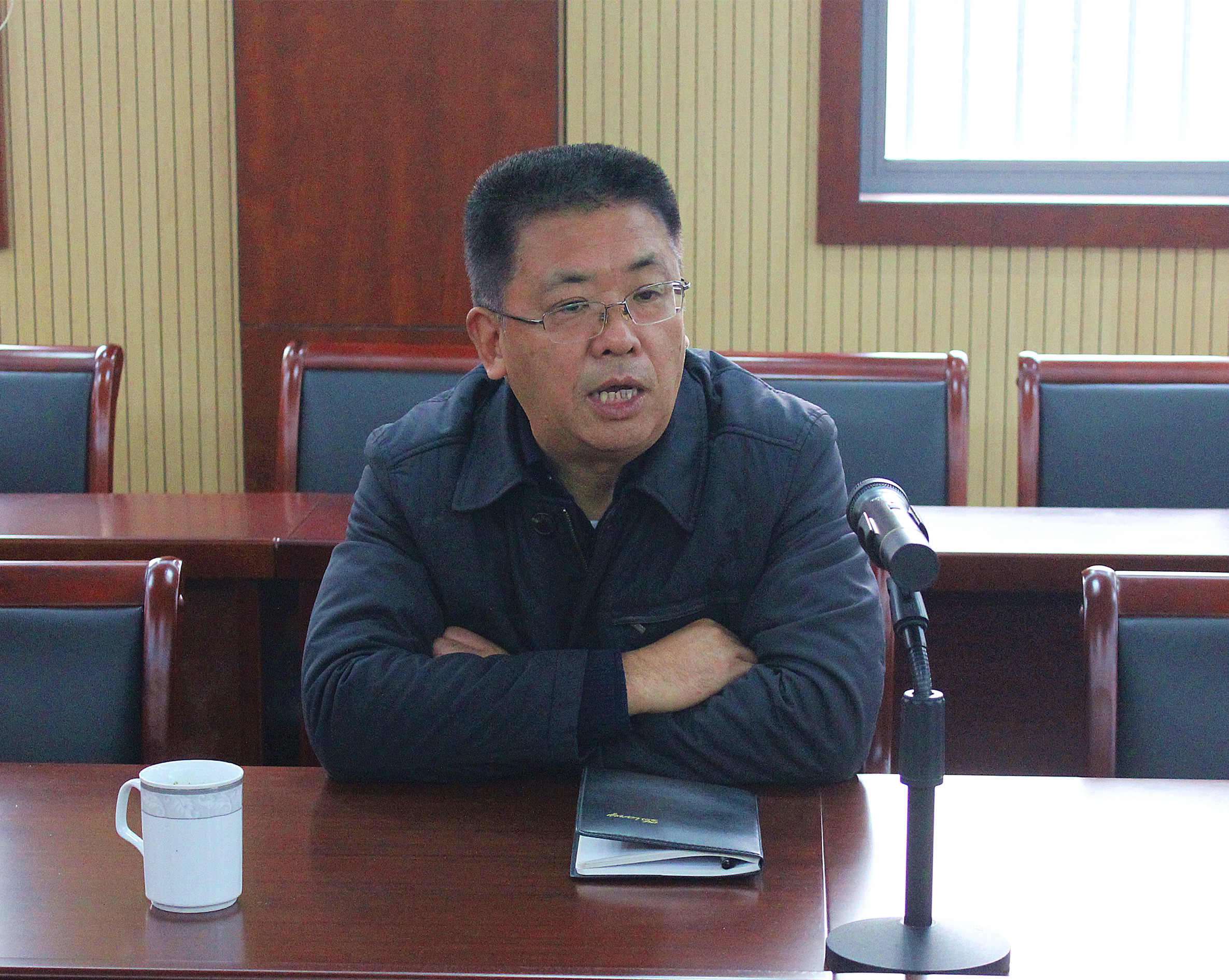 市教育局領導調(diào)研我校風雨操場工程 市教育局領導調(diào)研我校風雨操場工程