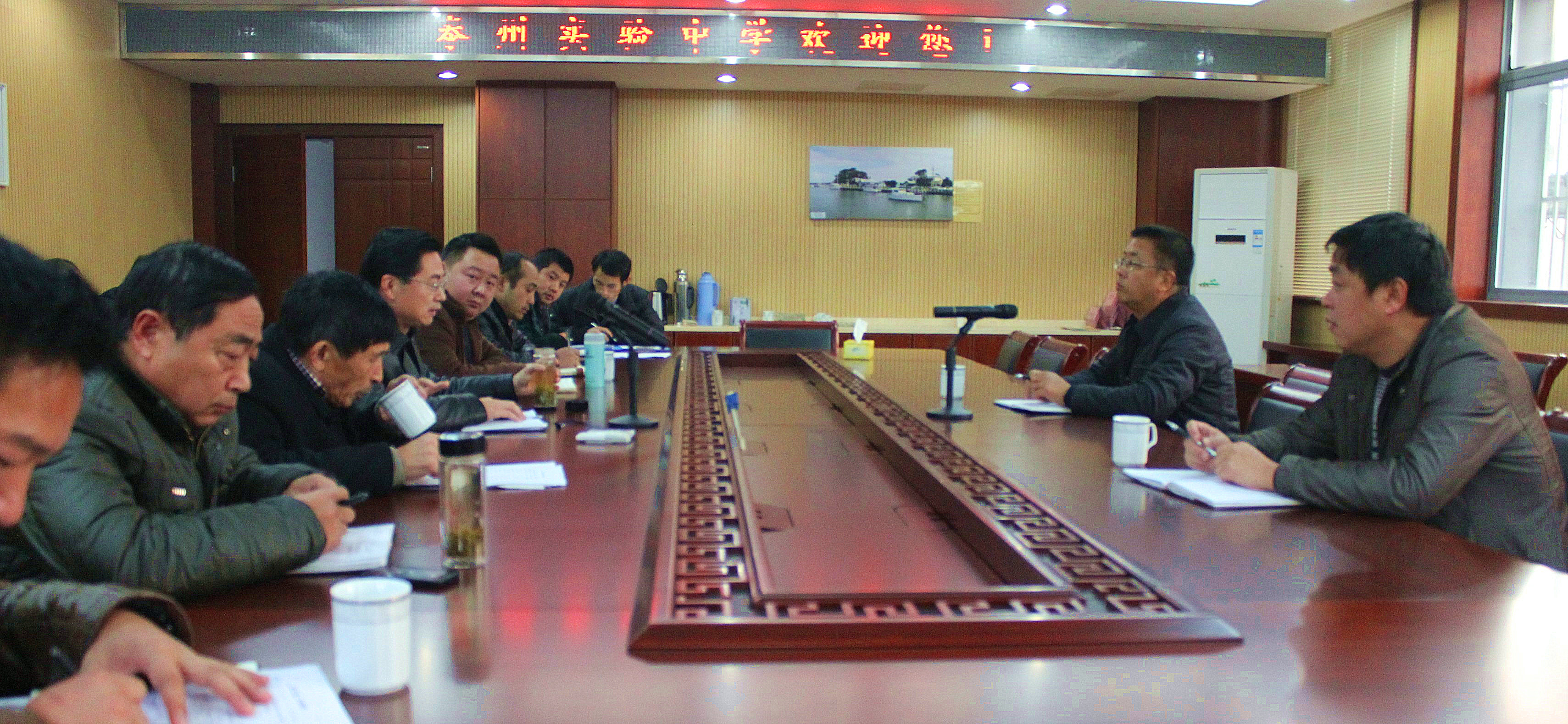 市教育局領導調(diào)研我校風雨操場工程 市教育局領導調(diào)研我校風雨操場工程