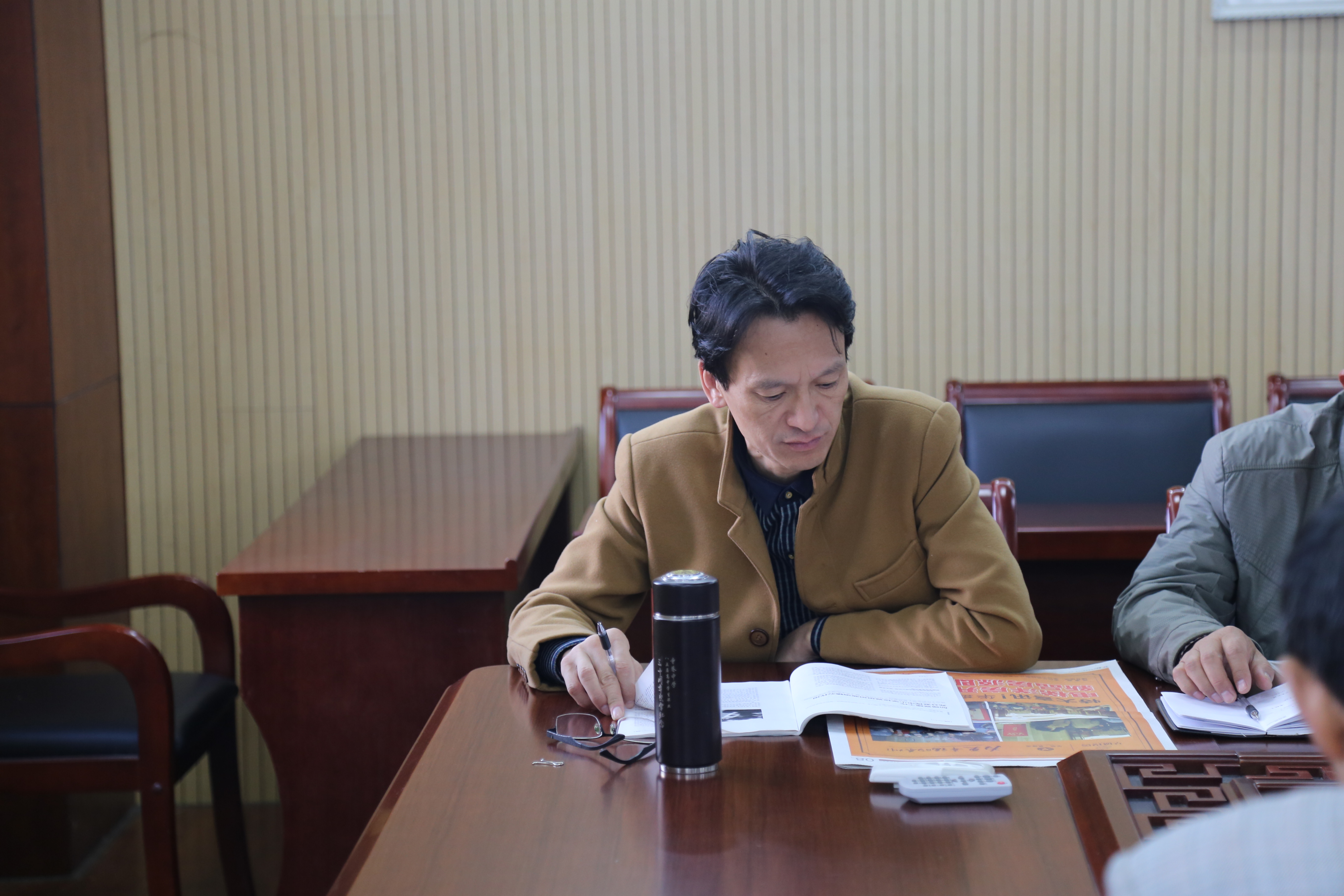 我校舉行第八次“兩學(xué)一做”專題學(xué)習(xí)活動