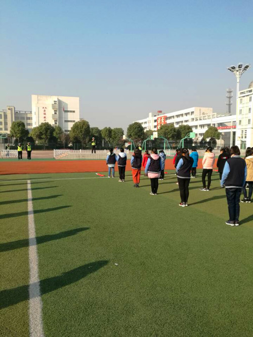 泰州交警支隊(duì)高新區(qū)大隊(duì)進(jìn)校園開展交通安全講座