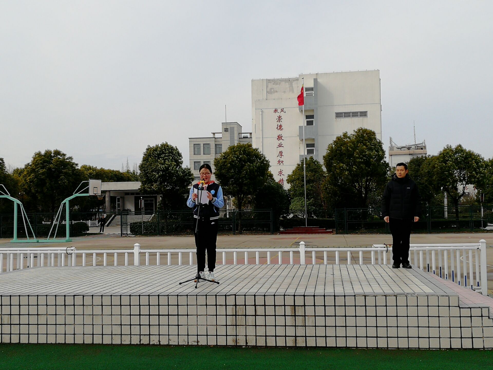 泰州實(shí)驗(yàn)中學(xué)開(kāi)展“學(xué)雷鋒”活動(dòng) 泰州實(shí)驗(yàn)中學(xué)開(kāi)展“學(xué)雷鋒”活動(dòng)