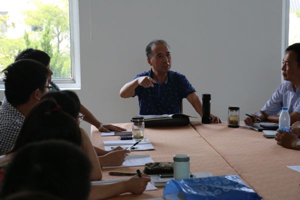 內(nèi)容豐，形式新，效果好