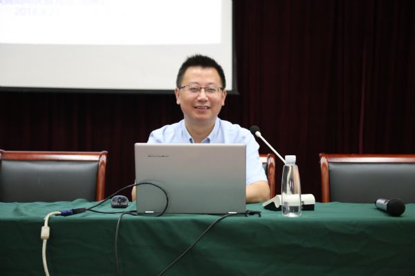 內(nèi)容豐，形式新，效果好