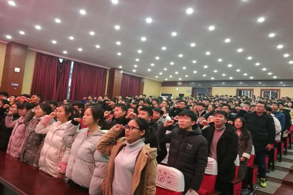 高三人在路上，風(fēng)雨兼程