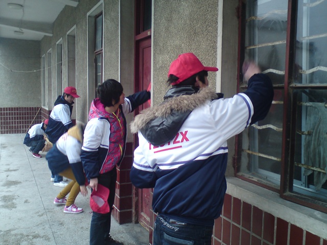 “學(xué)雷鋒，獻(xiàn)愛心”活動(dòng)走進(jìn)泰州市寺巷鎮(zhèn)敬老院