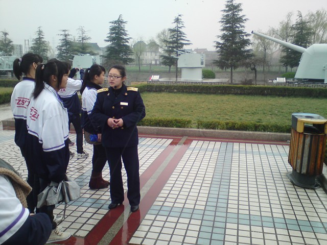 緬懷革命先烈，弘揚(yáng)民族精神—3月30日泰州實(shí)驗(yàn)中學(xué)清明節(jié)祭掃活動