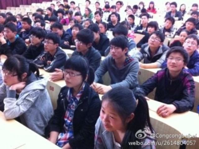 我校組織學(xué)生觀看泰州市首屆高中學(xué)生辯論賽決賽網(wǎng)絡(luò)視頻 我校組織學(xué)生觀看泰州市首屆高中學(xué)生辯論賽決賽網(wǎng)絡(luò)視頻