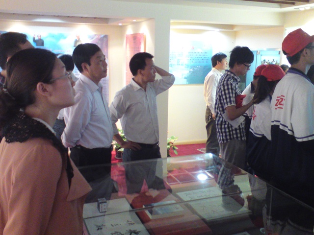 綜合實(shí)踐活動(dòng)—師生參觀“遠(yuǎn)望二號”測量船 綜合實(shí)踐活動(dòng)—師生參觀“遠(yuǎn)望二號”測量船