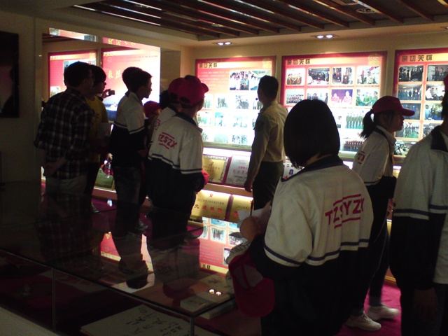 綜合實(shí)踐活動(dòng)—師生參觀“遠(yuǎn)望二號”測量船 綜合實(shí)踐活動(dòng)—師生參觀“遠(yuǎn)望二號”測量船