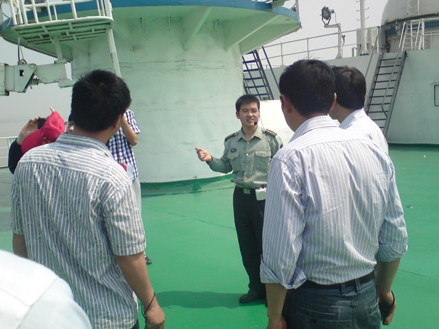 綜合實(shí)踐活動(dòng)—師生參觀“遠(yuǎn)望二號”測量船 綜合實(shí)踐活動(dòng)—師生參觀“遠(yuǎn)望二號”測量船