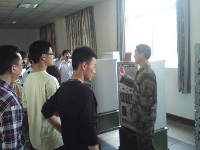 綜合實(shí)踐活動(dòng)—師生參觀“遠(yuǎn)望二號”測量船 綜合實(shí)踐活動(dòng)—師生參觀“遠(yuǎn)望二號”測量船