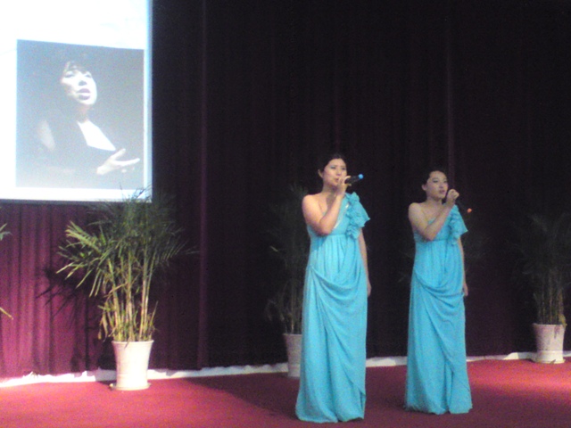 “唱響春天”歌唱比賽在報告廳圓滿舉行