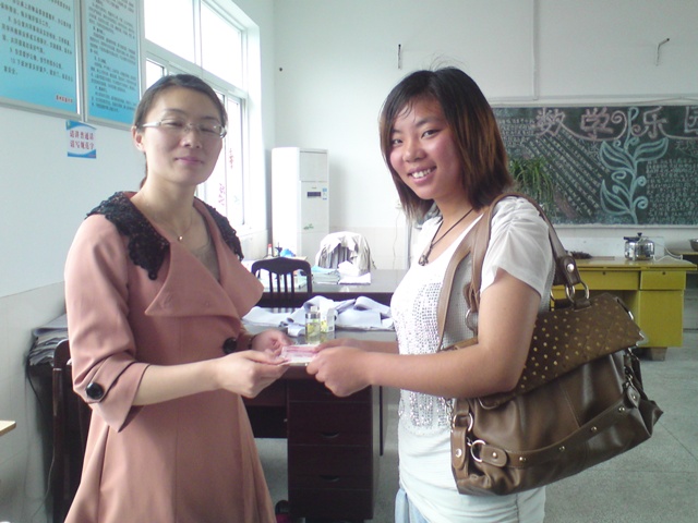 泰州實(shí)驗(yàn)中學(xué)兩名畢業(yè)生獲愛心捐助