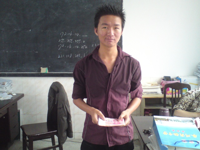 泰州實(shí)驗(yàn)中學(xué)兩名畢業(yè)生獲愛心捐助