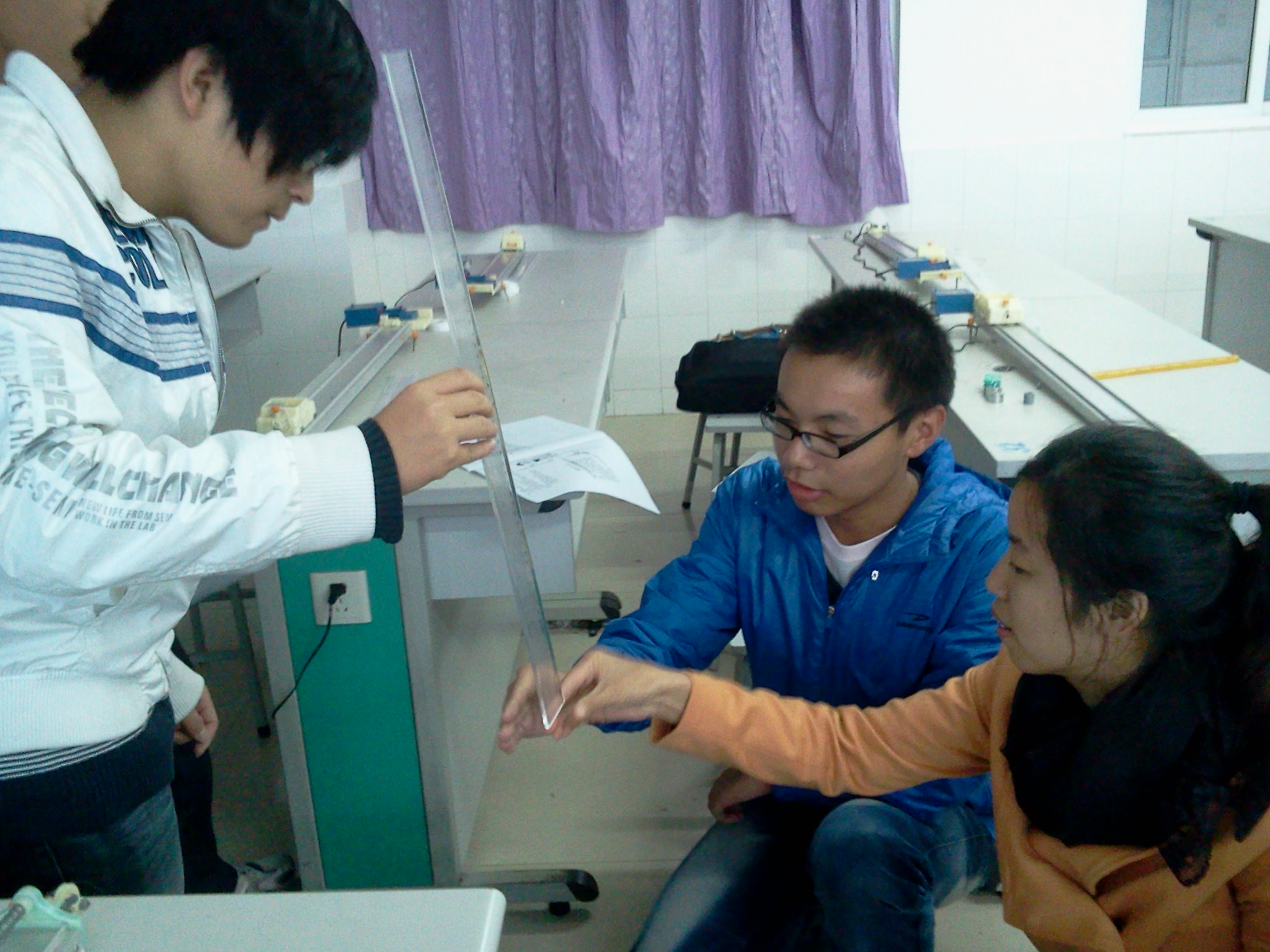 “愛因思維”社團活動——測測你的反應時間 “愛因思維”社團活動——測測你的反應時間