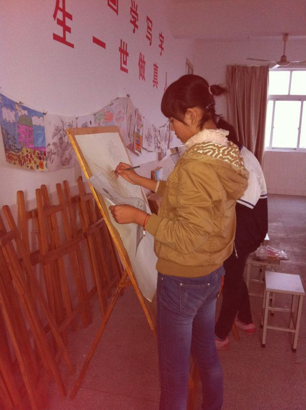 “繪彩”美術(shù)社團(tuán)活動(dòng) “繪彩”美術(shù)社團(tuán)活動(dòng)