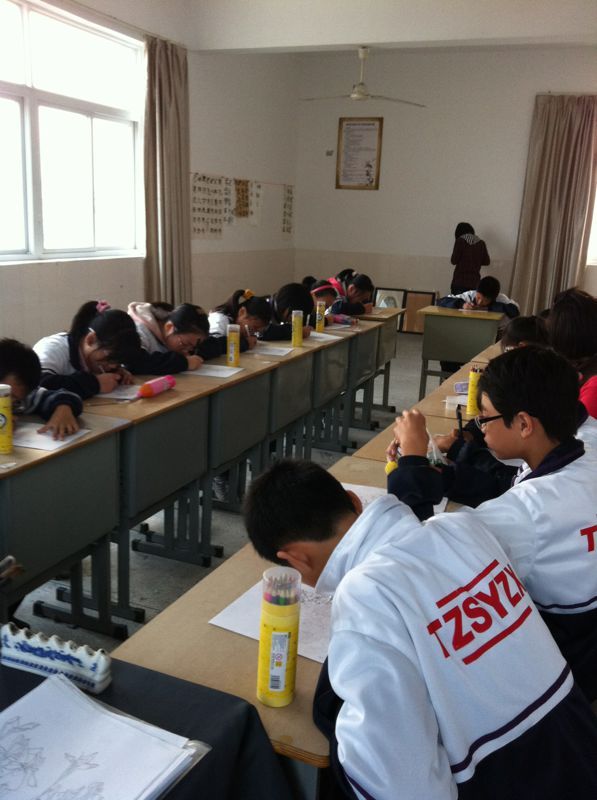 “繪彩”美術(shù)社團(tuán)活動(dòng) “繪彩”美術(shù)社團(tuán)活動(dòng)