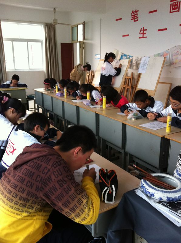 “繪彩”美術(shù)社團(tuán)活動(dòng) “繪彩”美術(shù)社團(tuán)活動(dòng)