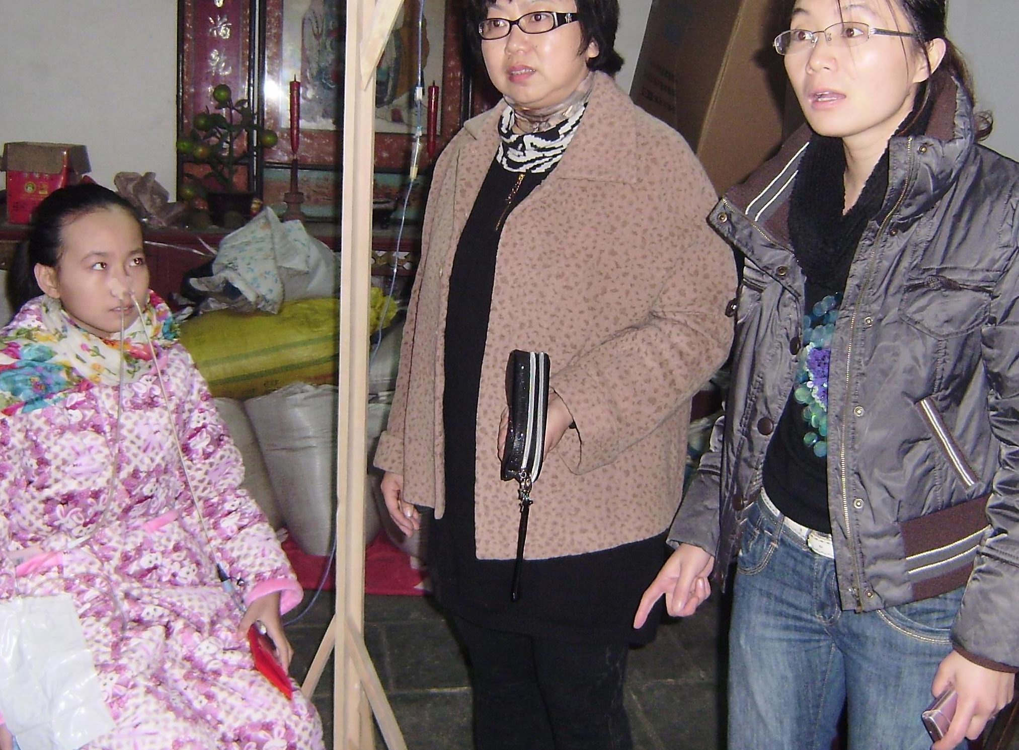 團(tuán)委組織探望困難學(xué)生李燕 團(tuán)委組織探望困難學(xué)生李燕