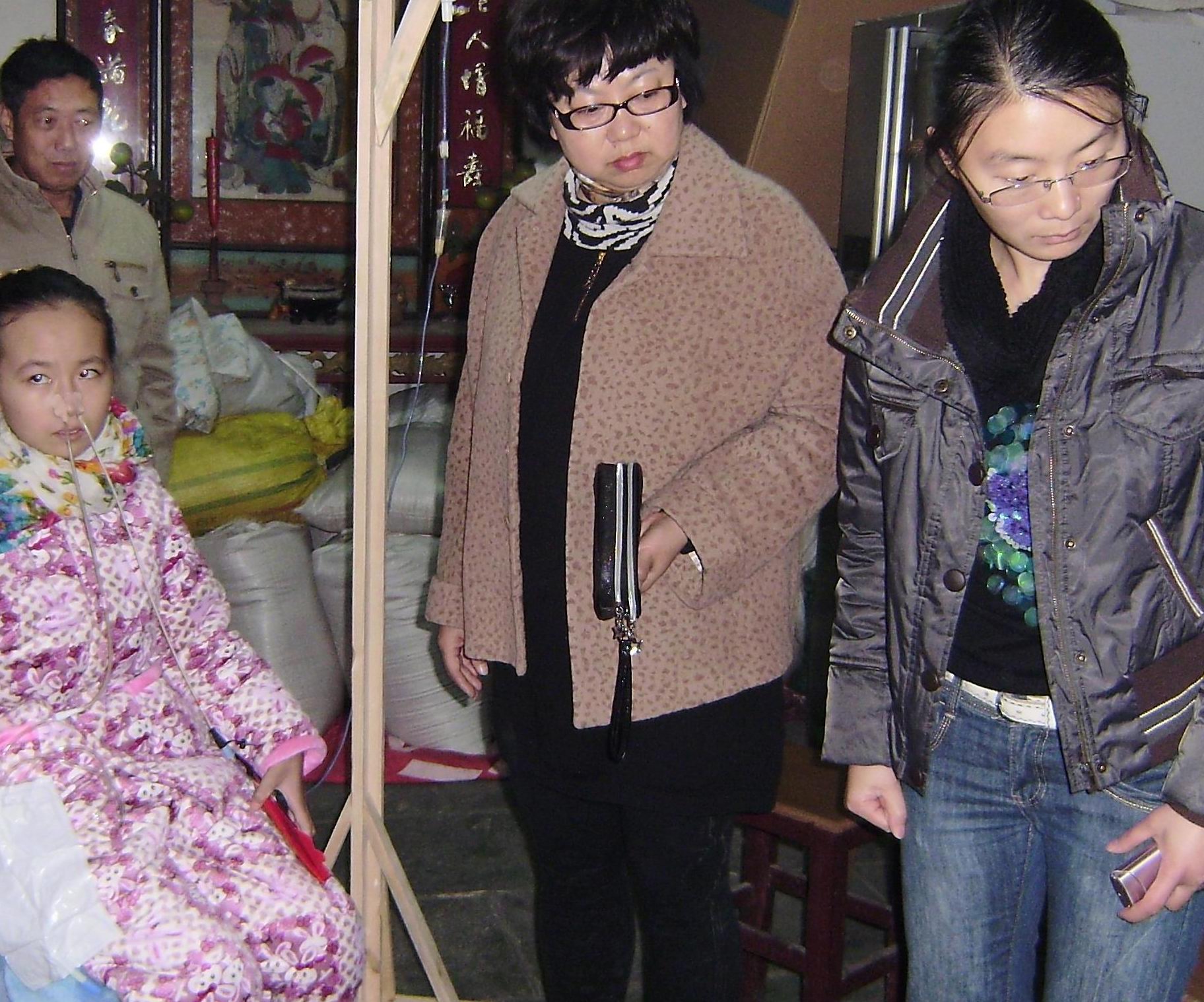 團(tuán)委組織探望困難學(xué)生李燕 團(tuán)委組織探望困難學(xué)生李燕