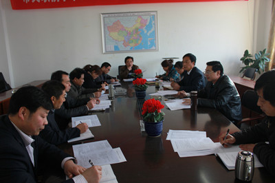 我校開展“立足崗位踐行先進(jìn)性、保持純潔性”專題大討論活動(dòng)的推進(jìn)會(huì)