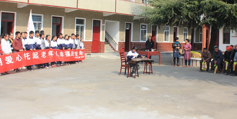 “用愛托起老年人幸福晚年”——走進寺巷鎮(zhèn)敬老院 “用愛托起老年人幸福晚年”——走進寺巷鎮(zhèn)敬老院