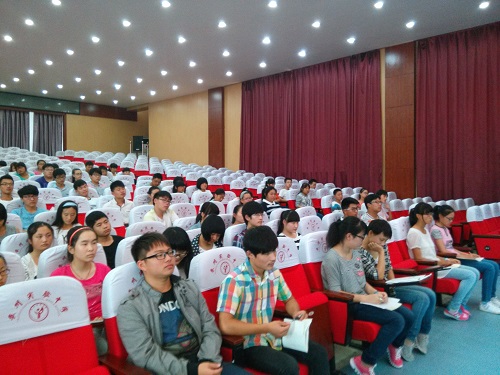 泰州實(shí)驗(yàn)中學(xué)團(tuán)委召開2014-2015學(xué)年度第一學(xué)期團(tuán)支部例會 泰州實(shí)驗(yàn)中學(xué)團(tuán)委召開2014-2015學(xué)年度第一學(xué)期團(tuán)支部例會