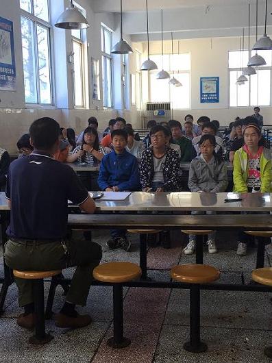 泰州實驗中學(xué)食堂召開學(xué)生滿意度座談會 泰州實驗中學(xué)食堂召開學(xué)生滿意度座談會
