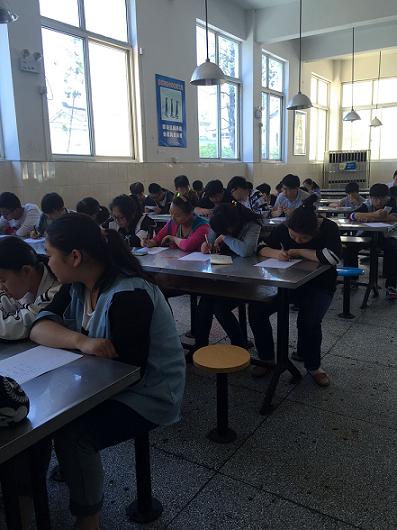 泰州實驗中學(xué)食堂召開學(xué)生滿意度座談會 泰州實驗中學(xué)食堂召開學(xué)生滿意度座談會