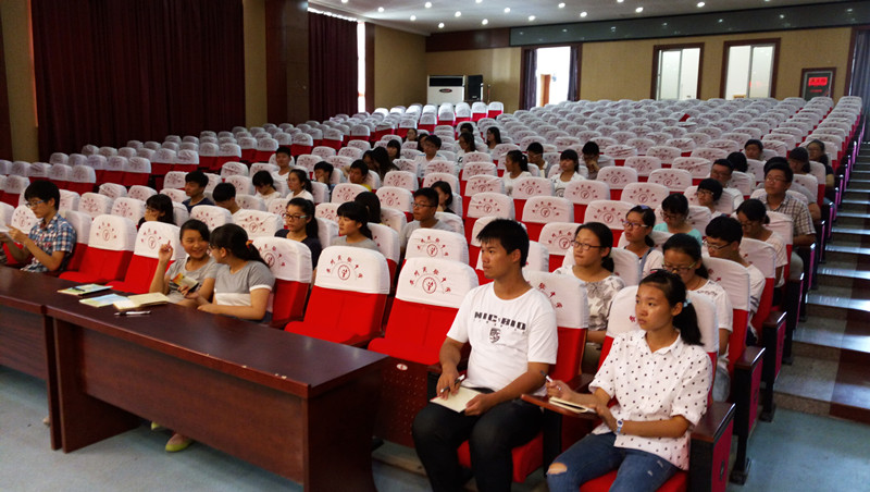 泰州實(shí)驗(yàn)中學(xué)2015-2016學(xué)年秋學(xué)期九月第一次團(tuán)支部例會(huì)