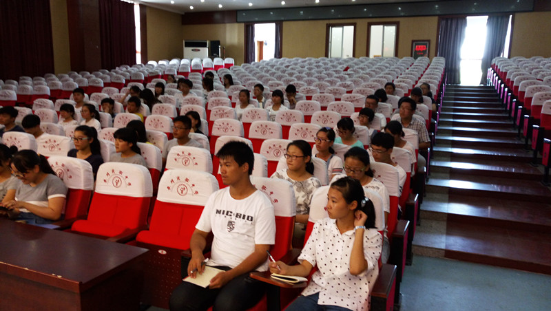 泰州實(shí)驗(yàn)中學(xué)2015-2016學(xué)年秋學(xué)期九月第一次團(tuán)支部例會(huì)