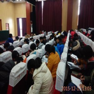 我校團委召開團員及入團積極分子團課培訓(xùn) 我校團委召開團員及入團積極分子團課培訓(xùn)