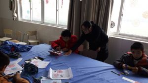 我校團(tuán)委組織社團(tuán)開展“平等對(duì)待特殊學(xué)生”活動(dòng) 我校團(tuán)委組織社團(tuán)開展“平等對(duì)待特殊學(xué)生”活動(dòng)