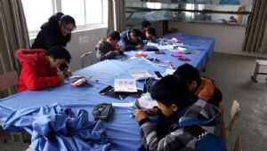 我校團(tuán)委組織社團(tuán)開展“平等對(duì)待特殊學(xué)生”活動(dòng) 我校團(tuán)委組織社團(tuán)開展“平等對(duì)待特殊學(xué)生”活動(dòng)