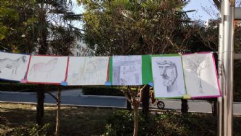 我校繪彩社團(tuán)開展美術(shù)畫展活動 我校繪彩社團(tuán)開展美術(shù)畫展活動